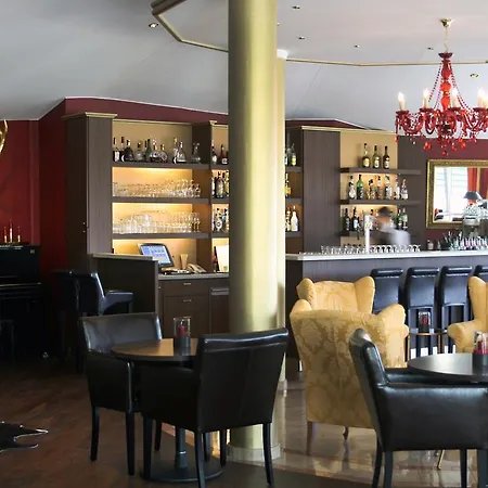 Columbia Hotel