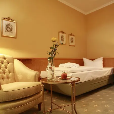 Columbia Hotel